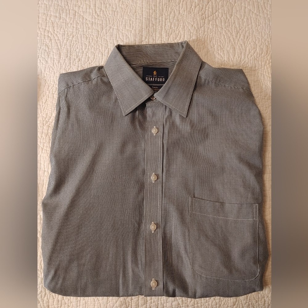 Tailored culture stafford fitted men's dress shirt,white and grayish blue stripe
